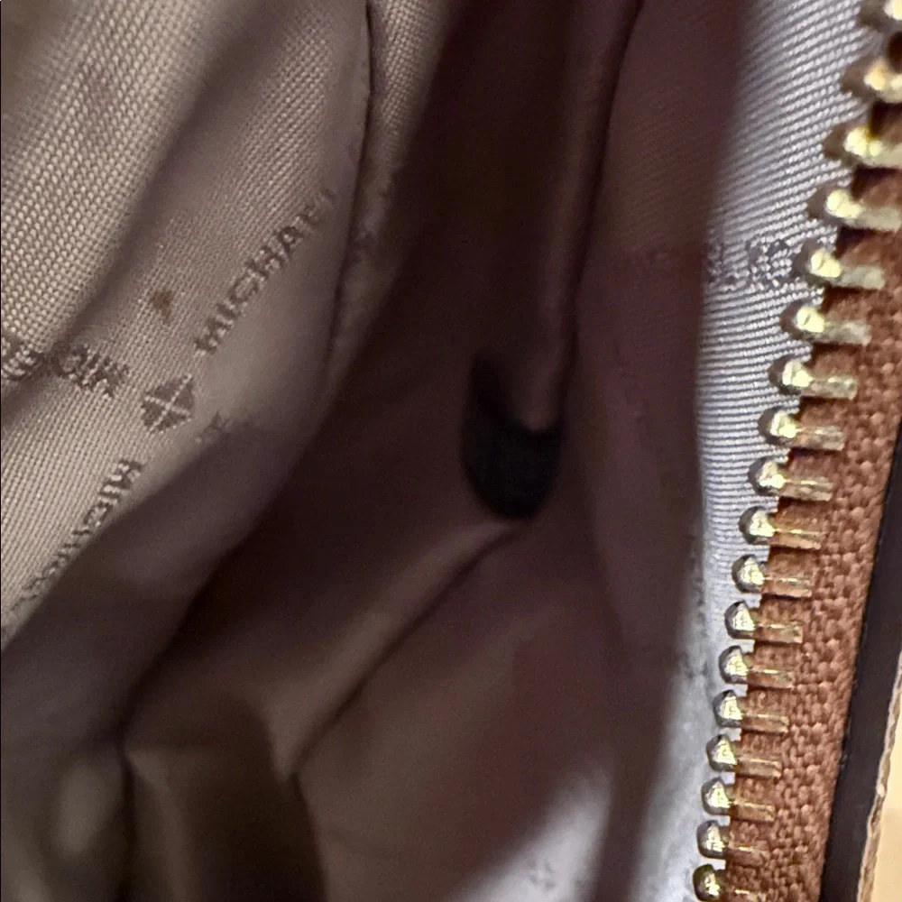 Stunning MK Pebbled Leather‎ Hobo – Rich Acorn|Like New Condition|Gold Plated